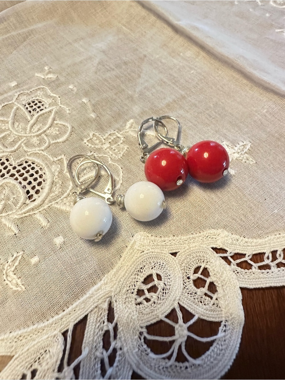 2 Pair Red & White Beaded Dangle Earrings Leverback Set